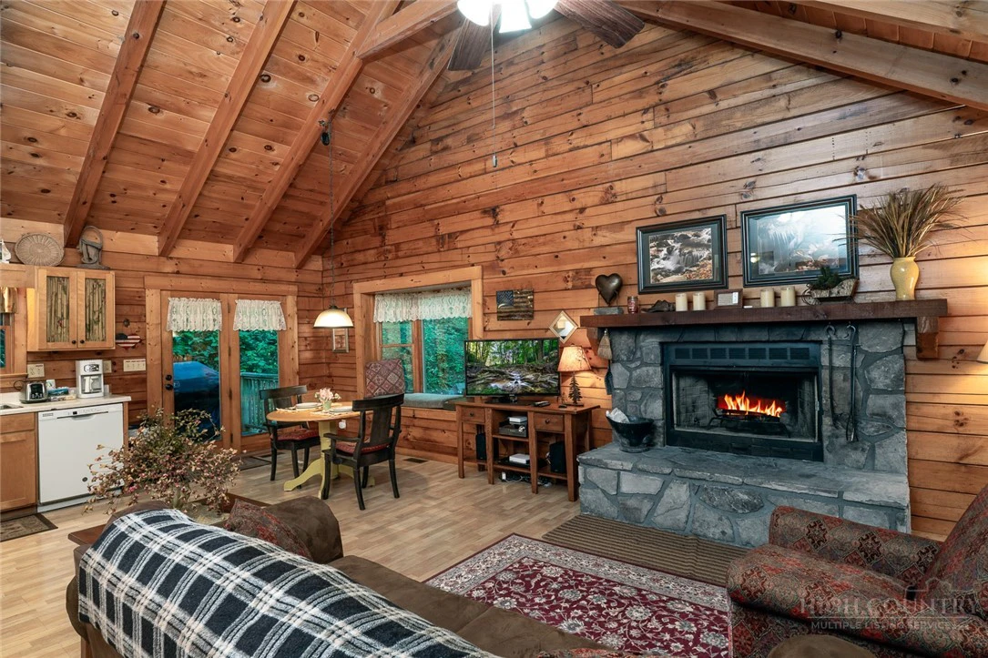 Image number 16 for the current listing