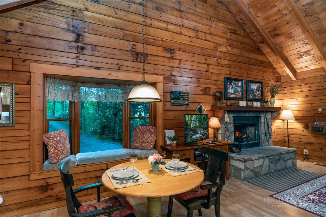 Image number 20 for the current listing
