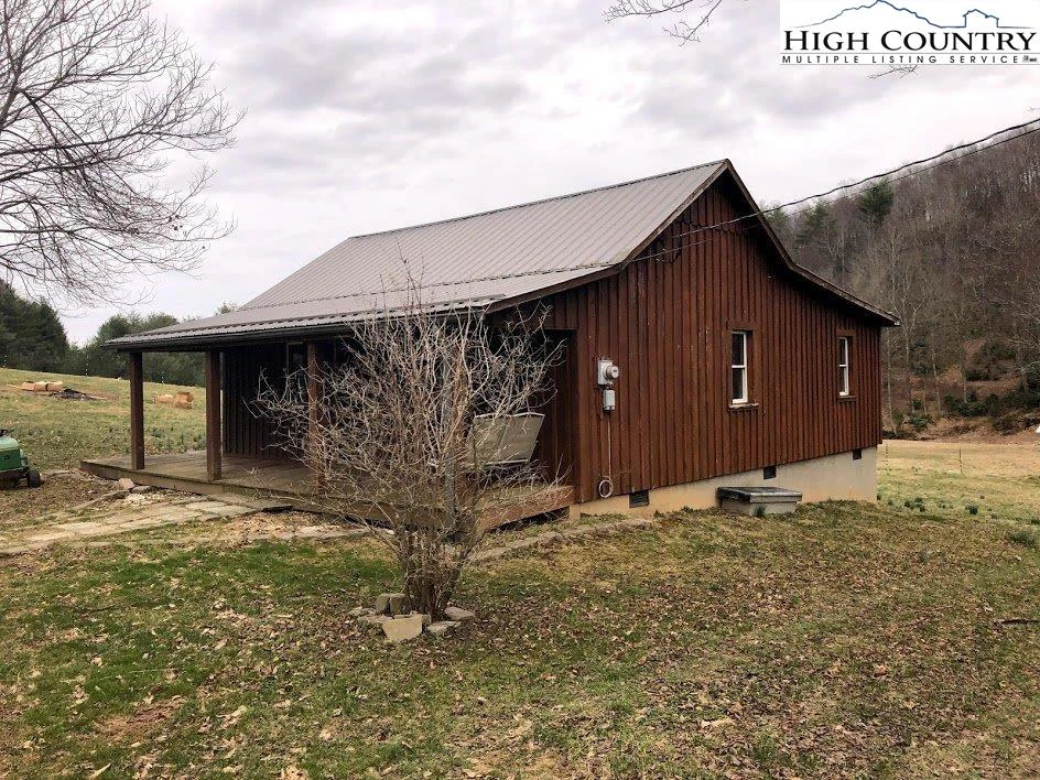 Image number 1 for the current listing