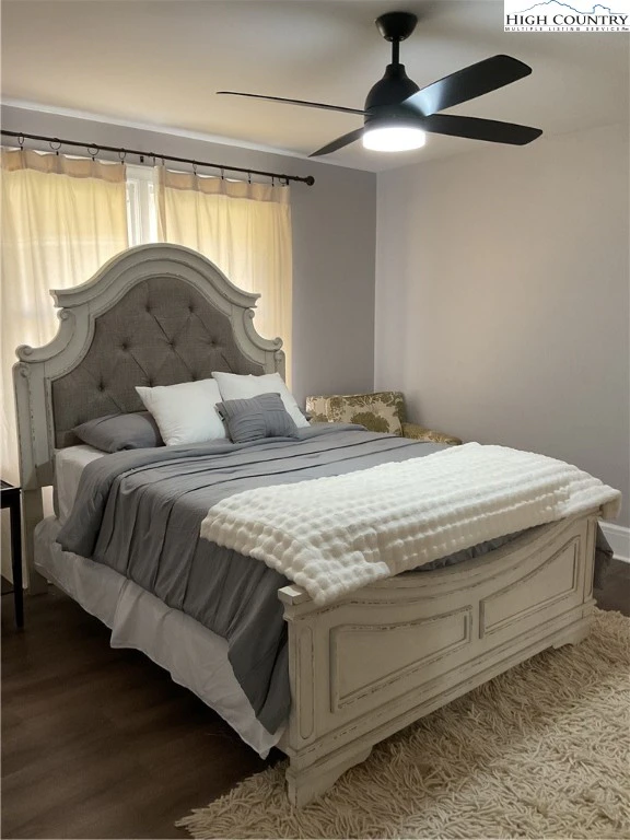 Image number 4 for the current listing