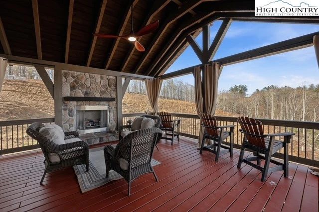 Image number 17 for the current listing