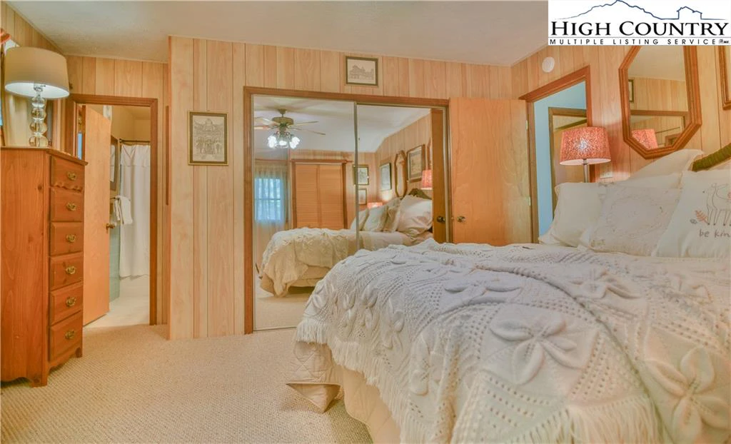 Image number 12 for the current listing