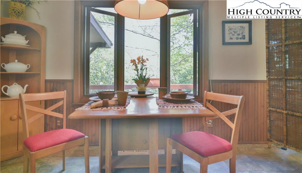 Image number 5 for the current listing