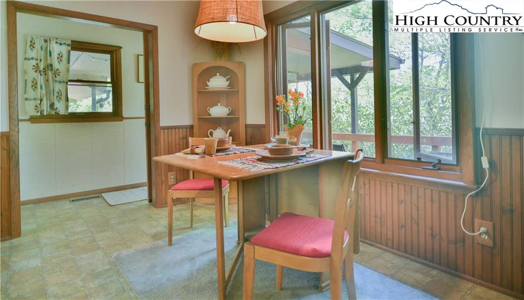 Image number 4 for the current listing
