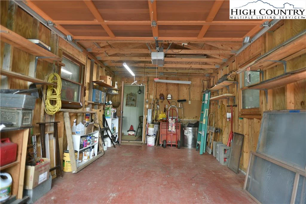 Image number 26 for the current listing
