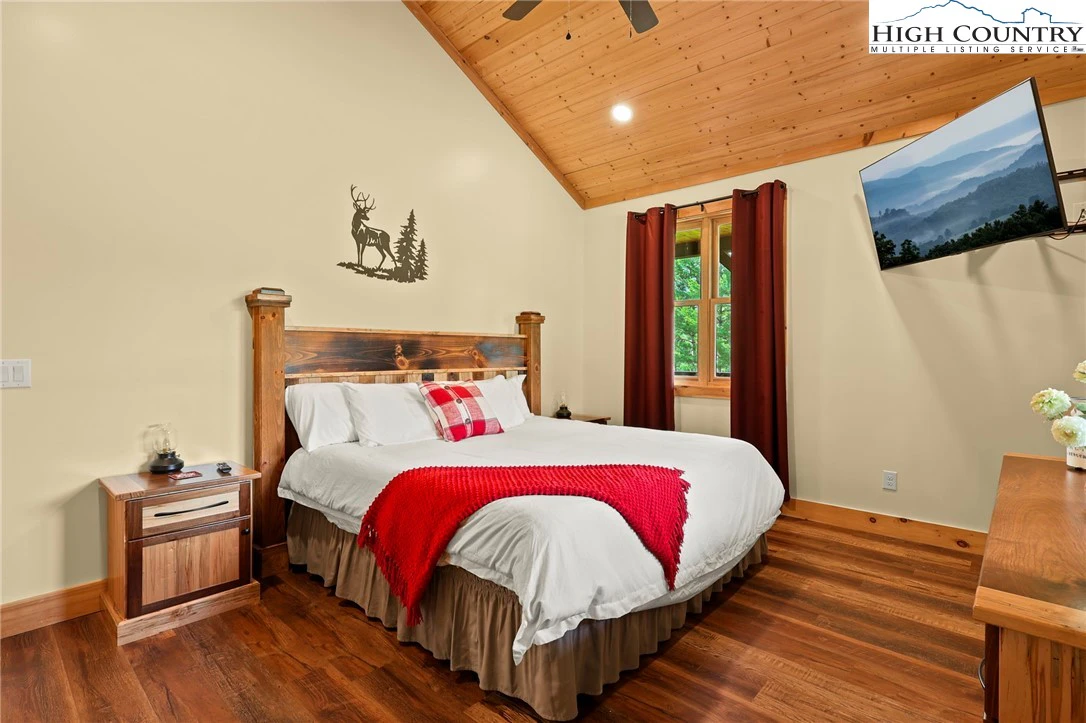 Image number 5 for the current listing