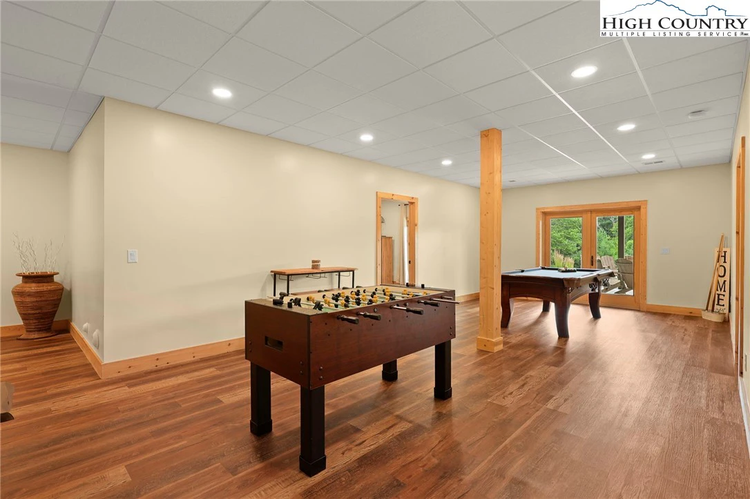 Image number 13 for the current listing