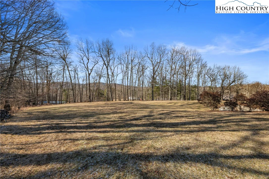 Image number 19 for the current listing