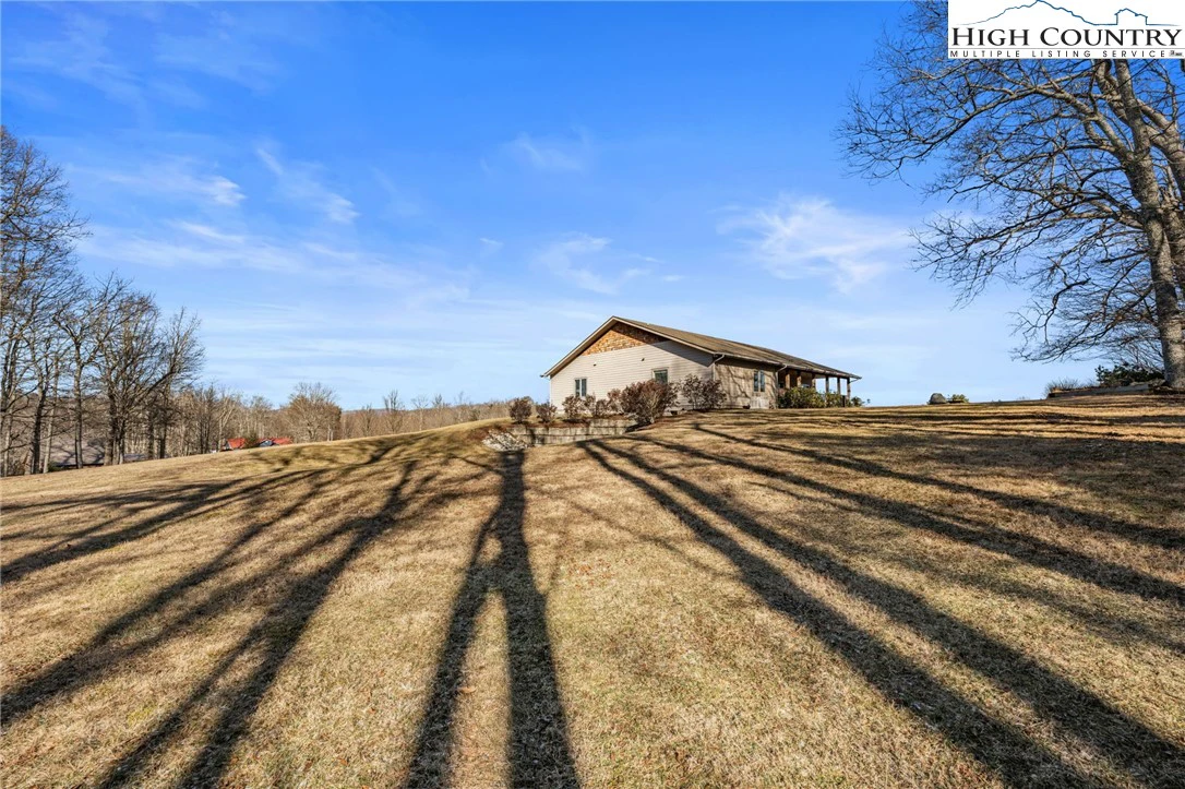 Image number 20 for the current listing