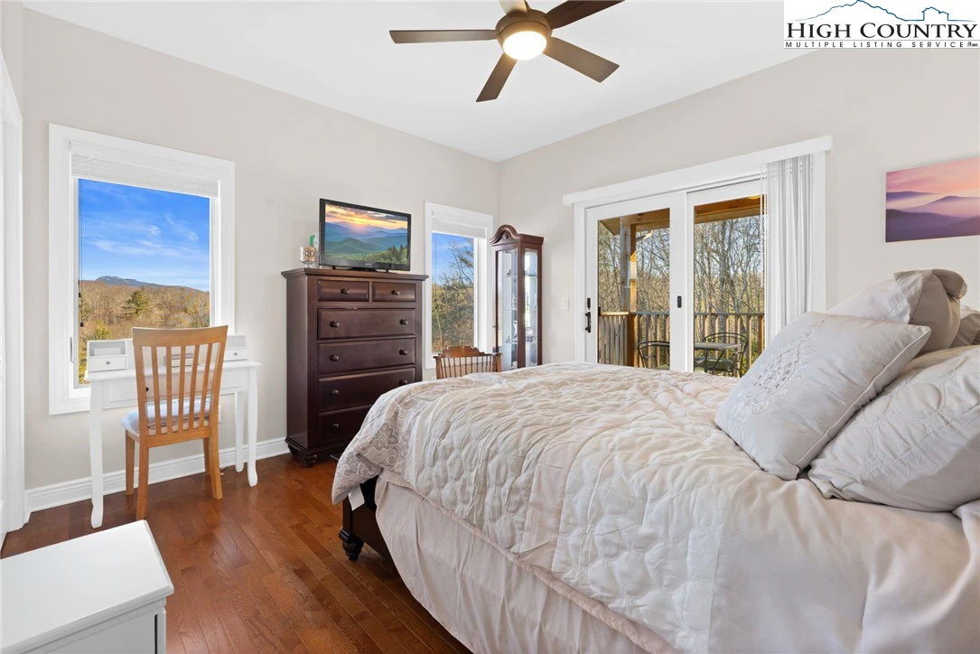 Image number 7 for the current listing