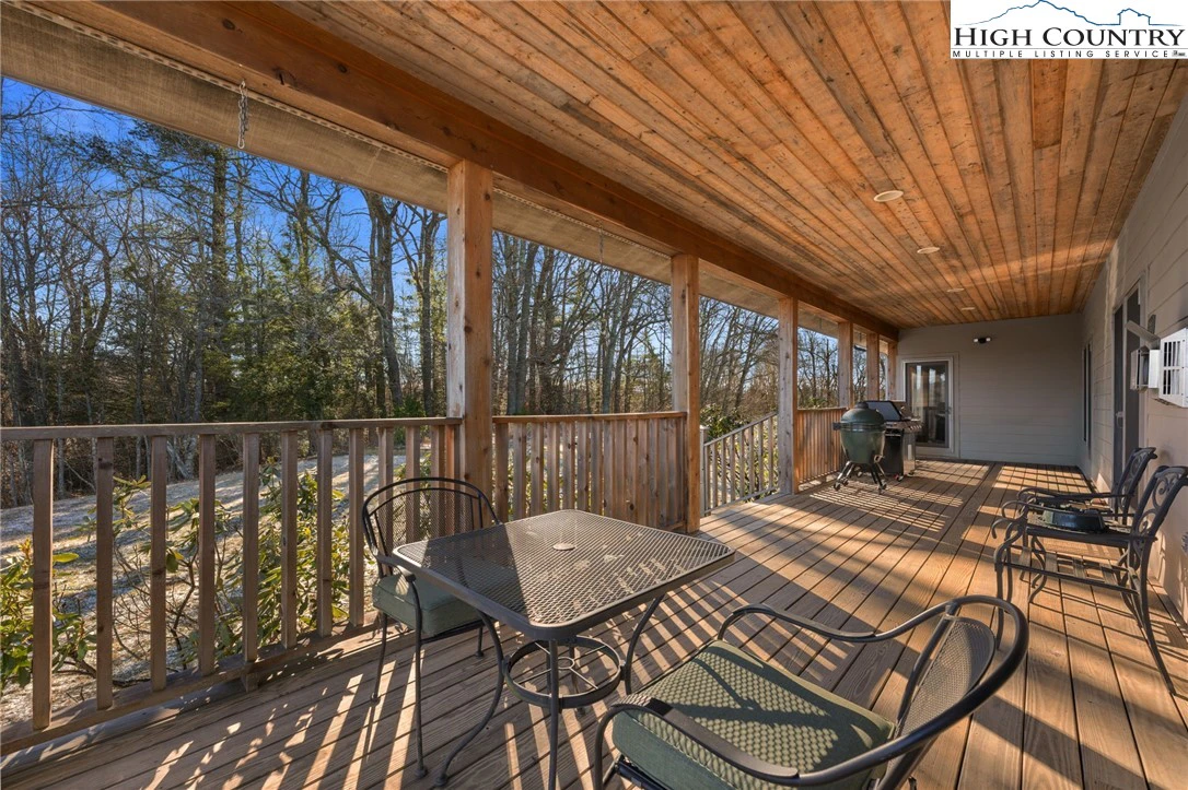 Image number 13 for the current listing