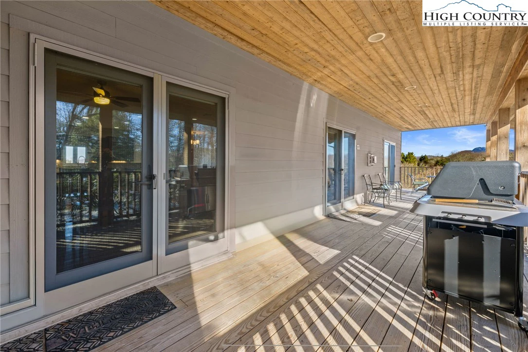 Image number 15 for the current listing