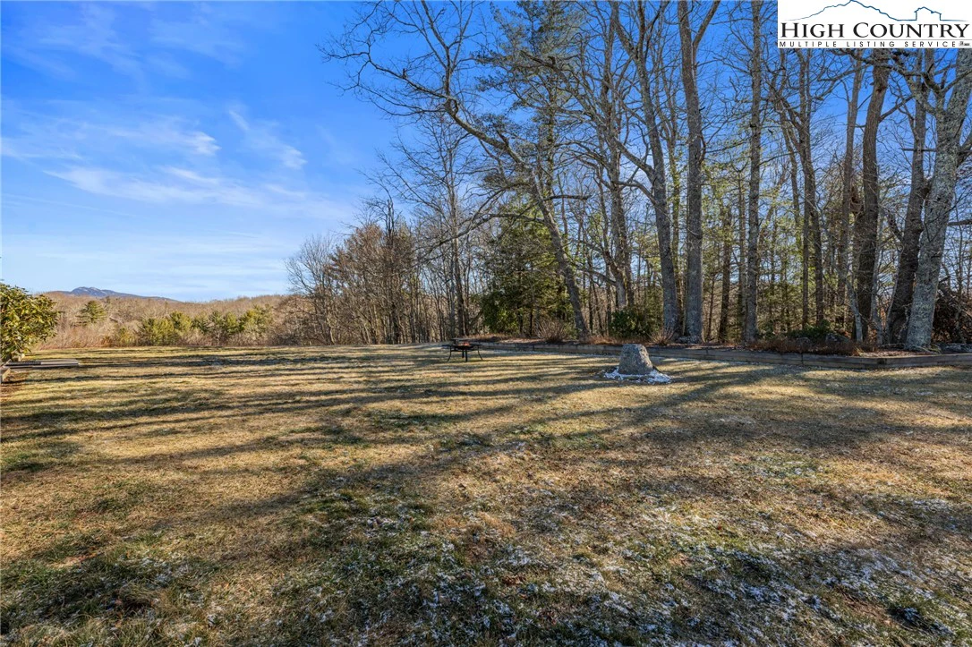 Image number 16 for the current listing