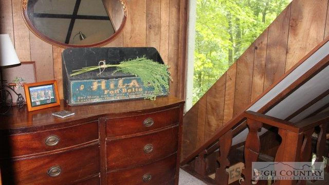 Image number 5 for the current listing