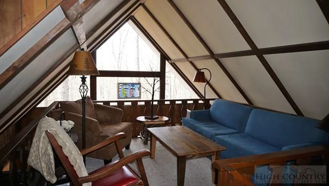 Image number 14 for the current listing
