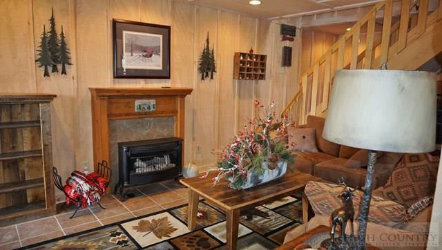 Image number 12 for the current listing