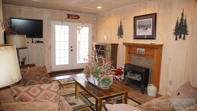 Image number 11 for the current listing