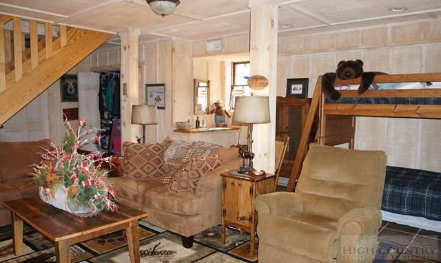 Image number 10 for the current listing