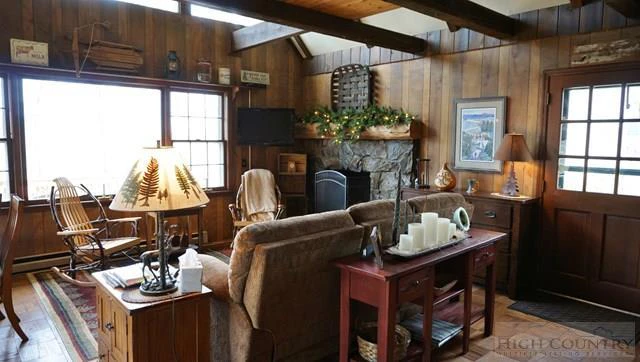 Image number 20 for the current listing