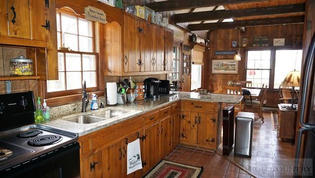 Image number 17 for the current listing