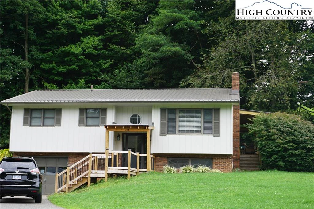 Image number 1 for the current listing