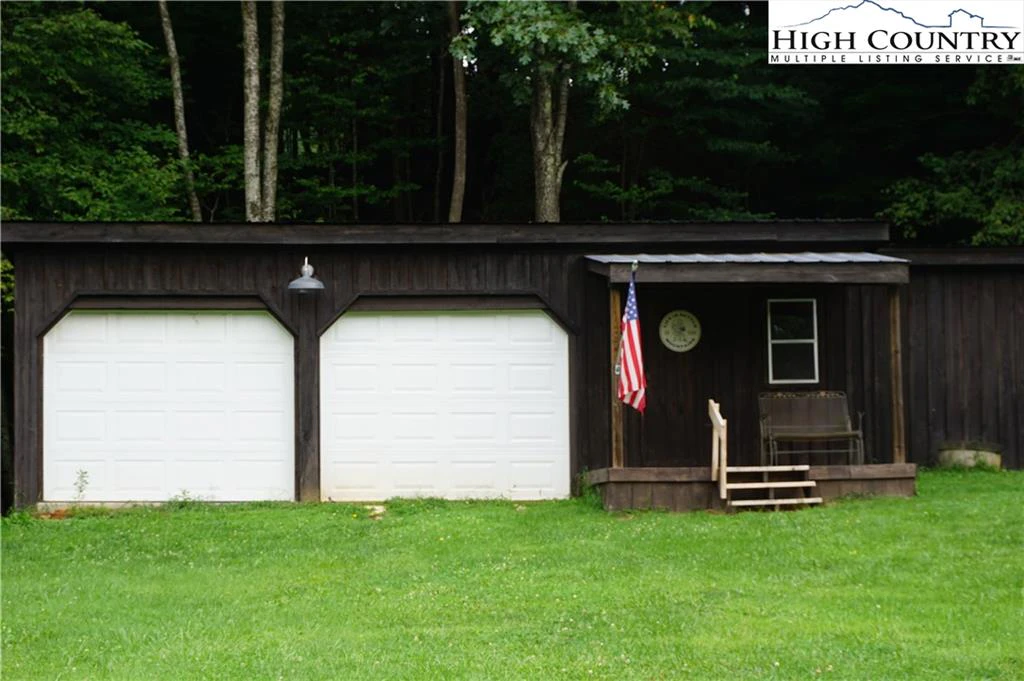 Image number 4 for the current listing