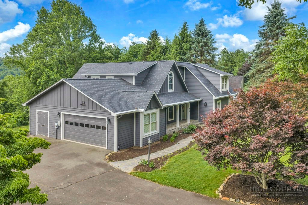 Image number 1 for the current listing