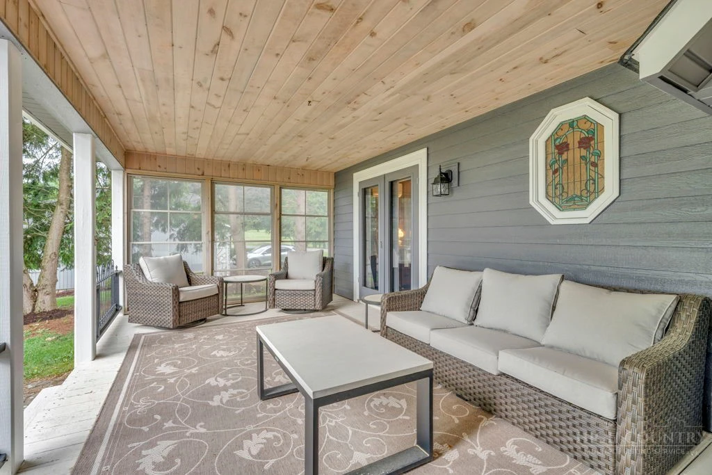 Image number 4 for the current listing