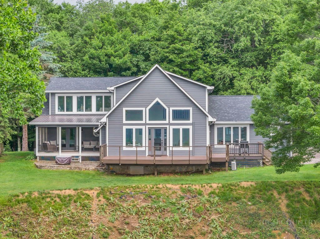Image number 15 for the current listing
