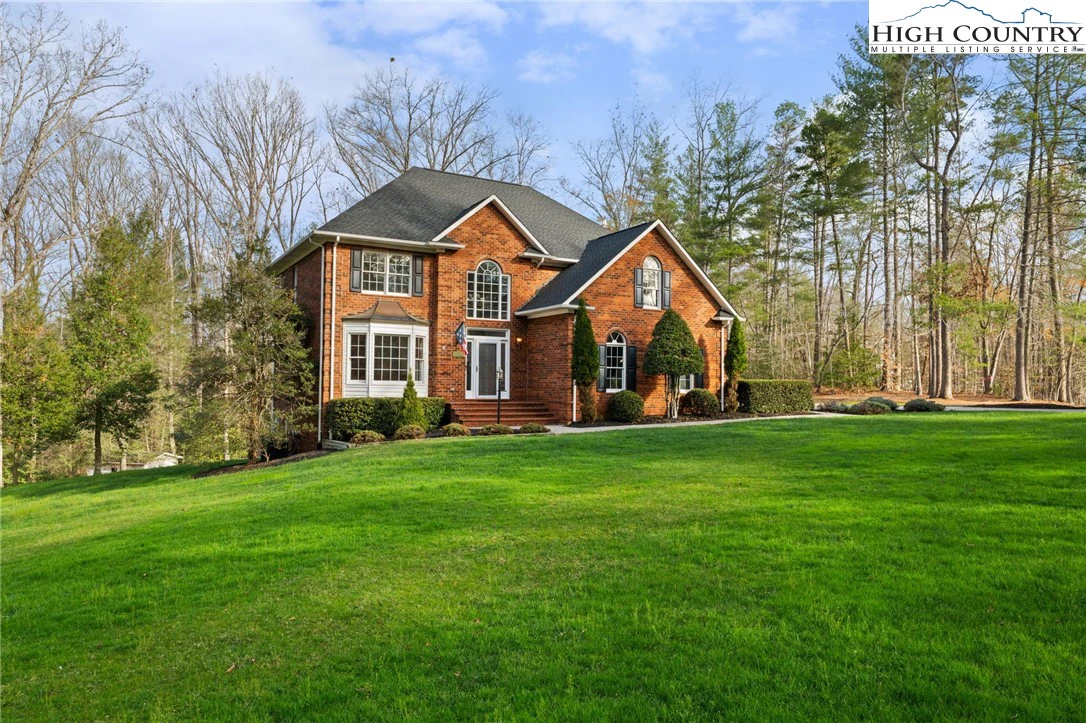 Image number 1 for the current listing