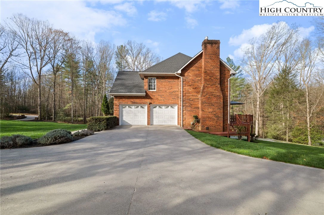 Image number 2 for the current listing