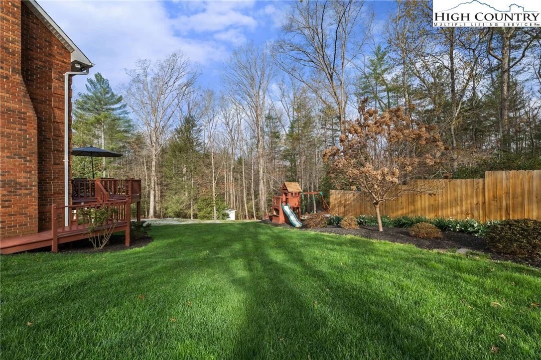 Image number 15 for the current listing