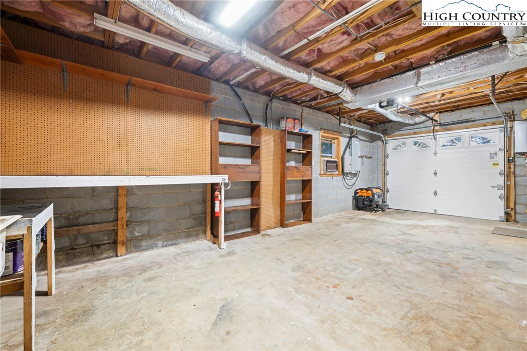 Image number 19 for the current listing