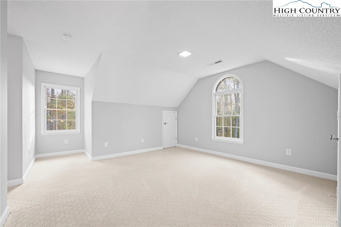 Image number 4 for the current listing