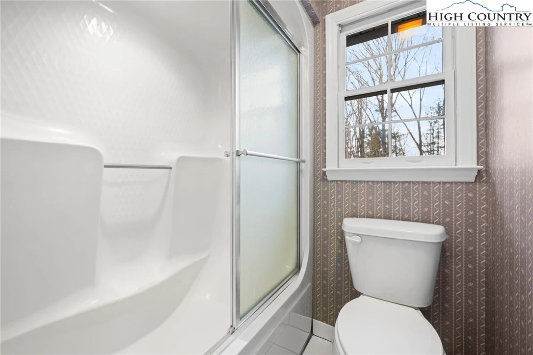 Image number 6 for the current listing
