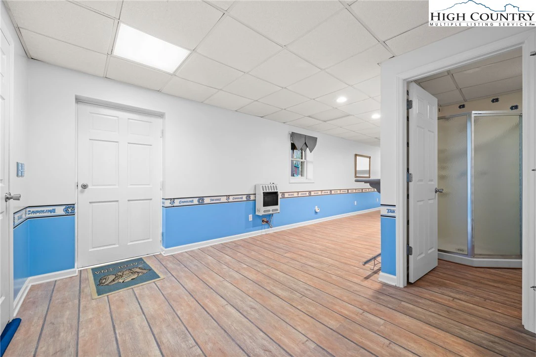 Image number 8 for the current listing