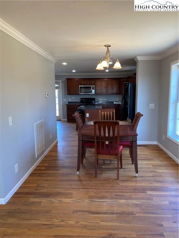 Image number 6 for the current listing
