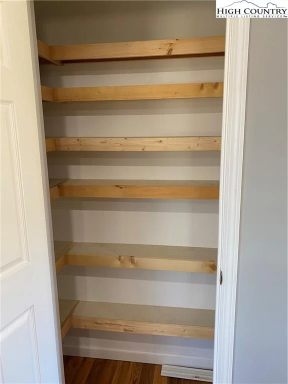 Image number 2 for the current listing