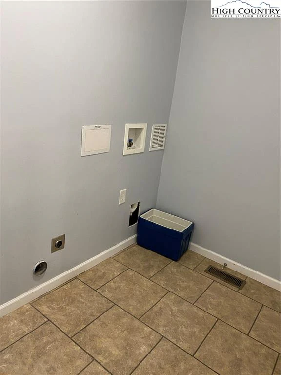 Image number 12 for the current listing