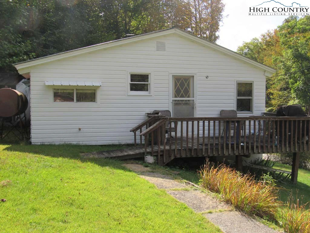 Image number 1 for the current listing