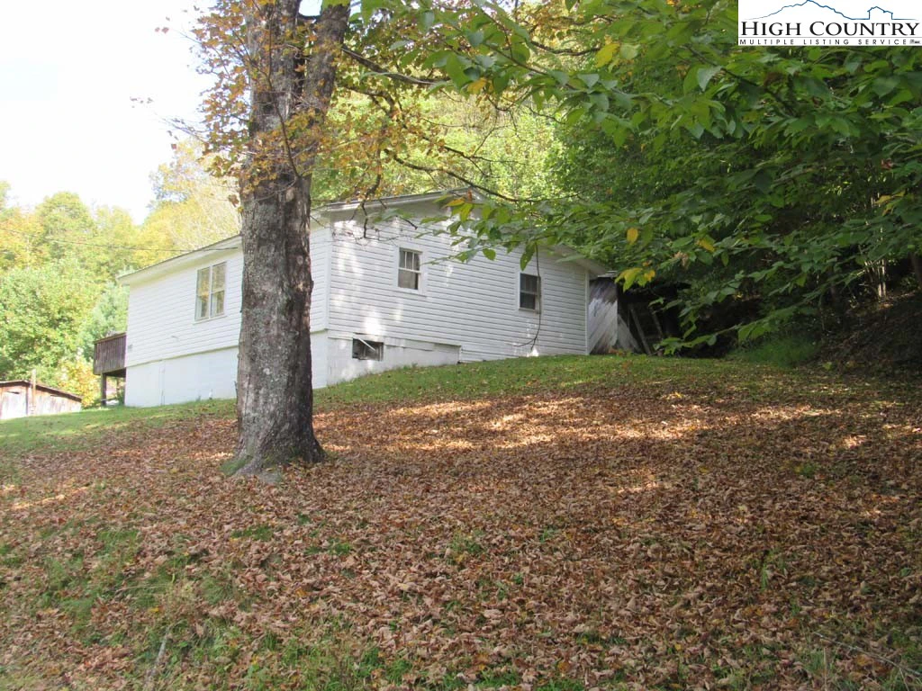 Image number 18 for the current listing