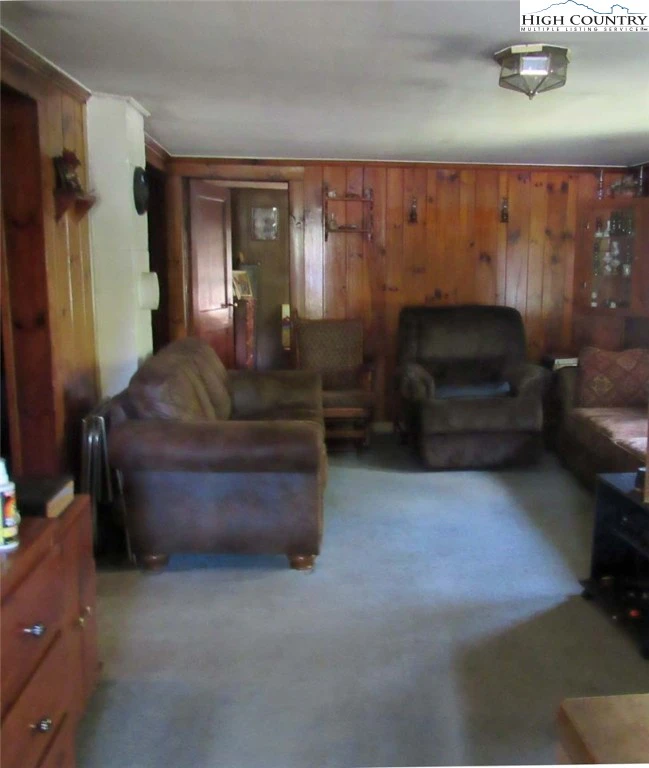 Image number 12 for the current listing