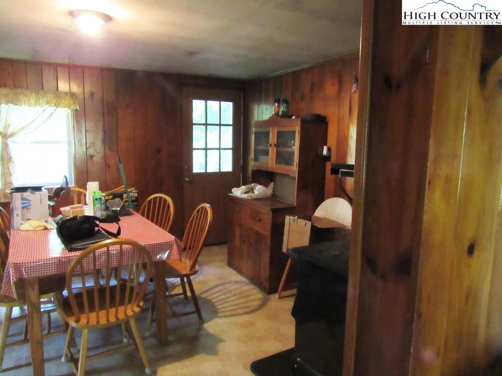 Image number 8 for the current listing