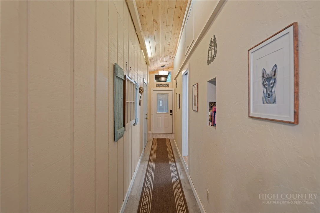 Image number 4 for the current listing