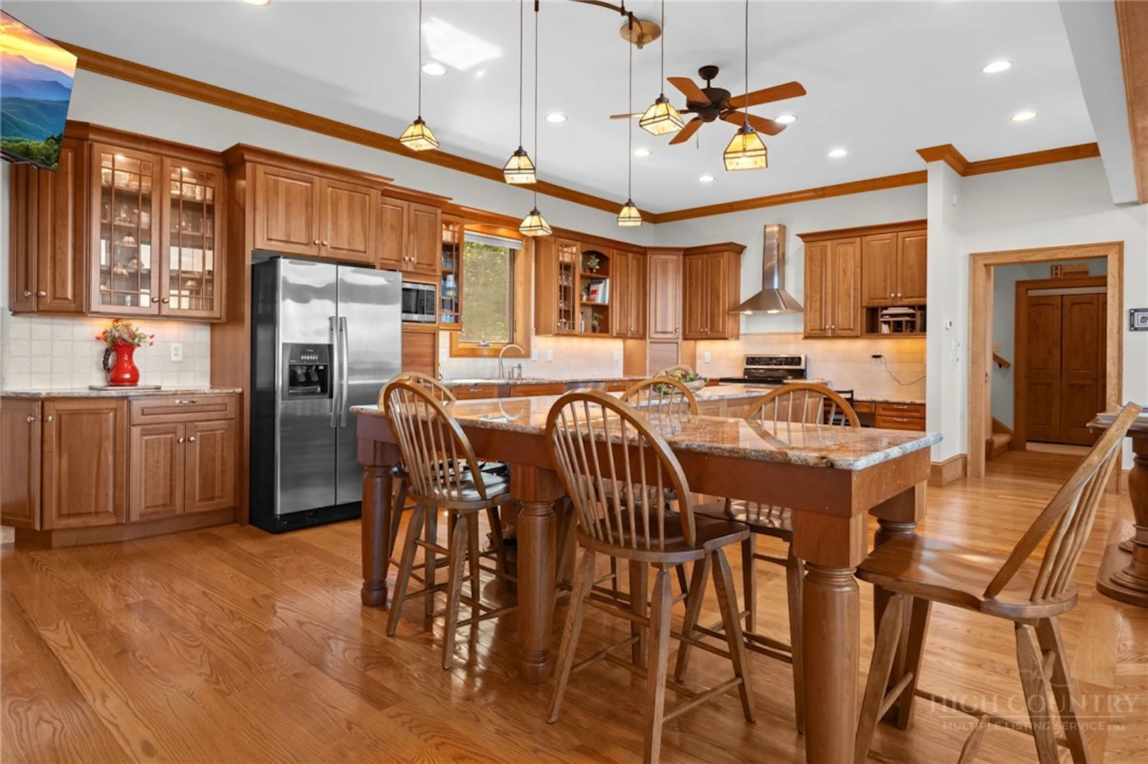 Image number 10 for the current listing