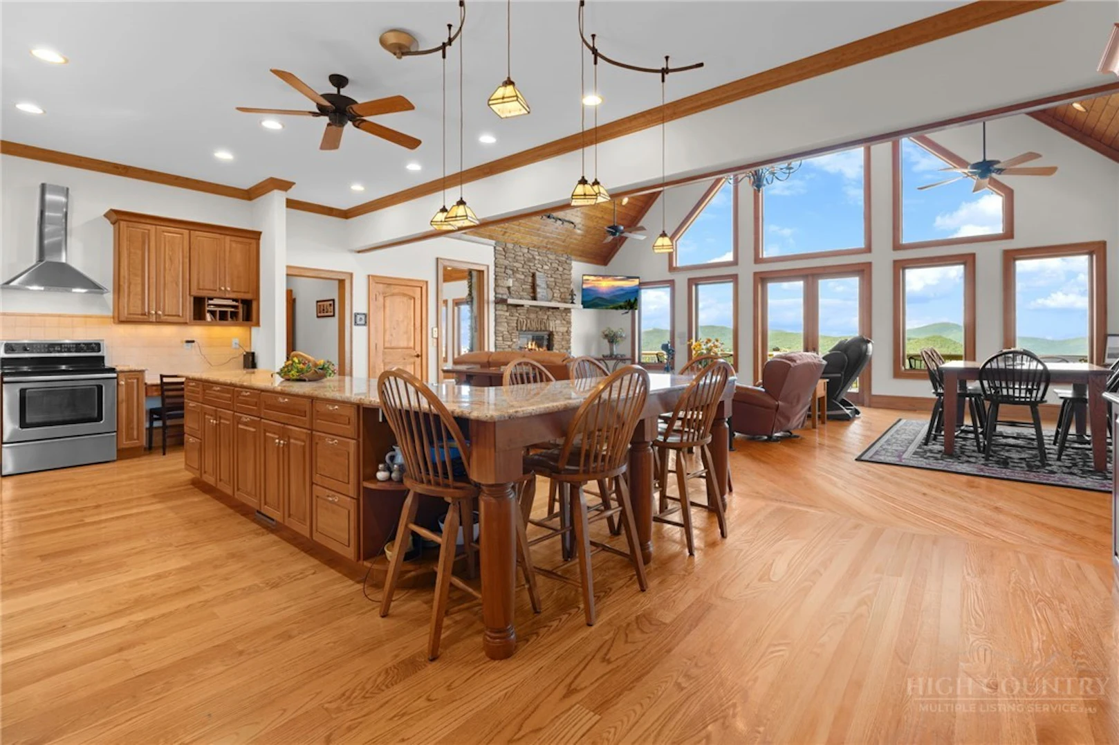Image number 11 for the current listing