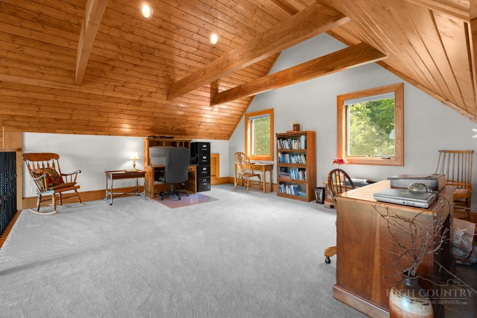 Image number 17 for the current listing