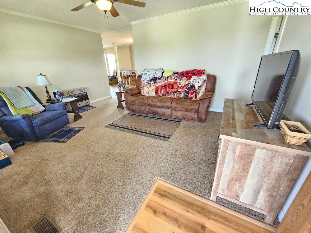 Image number 20 for the current listing