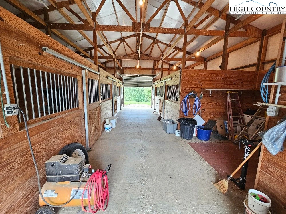 Image number 8 for the current listing