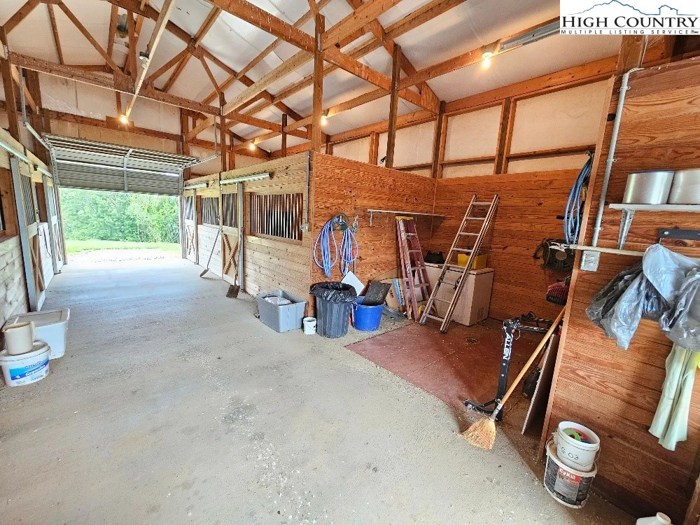 Image number 10 for the current listing